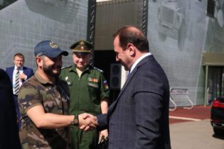 Давид Тоноян встретился с Михаилом Галустяном в рамках проведения IV Армейских международных игр