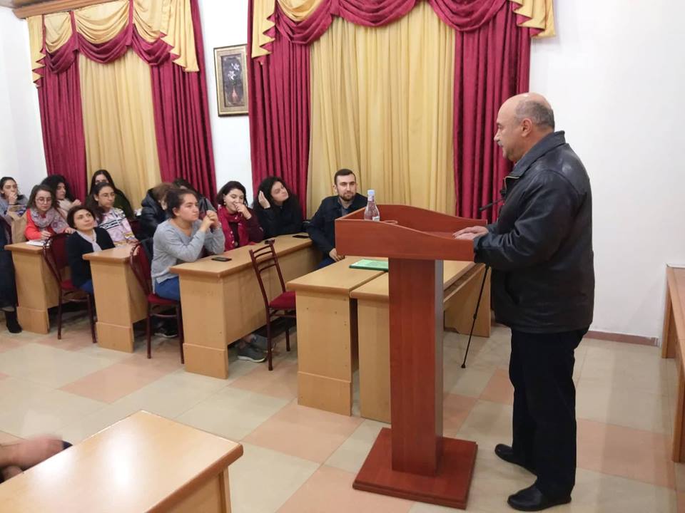 "Национальная безопасность под угрозой" - полковник Аркадий Карапетян на встрече в УММ