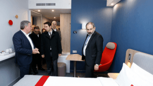 Никол Пашинян присутствовал на церемонии открытия отеля “Holiday Inn Express”. Фоторяд