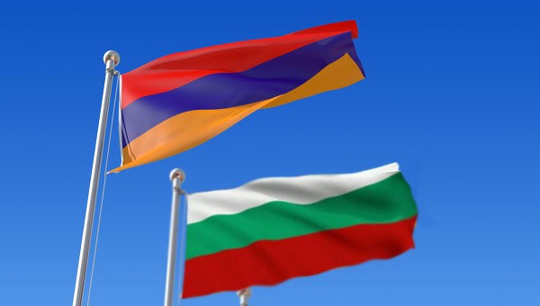20180212025430Flag-Pins-Bulgaria-Armenia